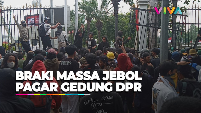 Mulai Memanas, Masa Jebol Pagar DPR RI