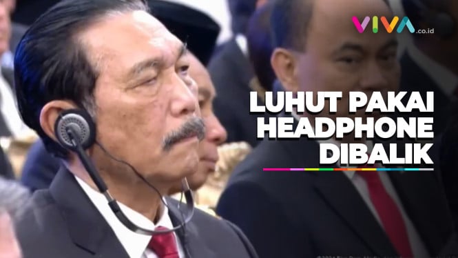 Gaya Unik Luhut Pakai Headphone, Takut Rambut Rusak?