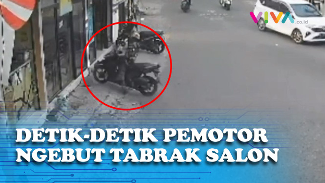 Rekaman CCTV Motor Seruduk Masuk Salon Kecantikan