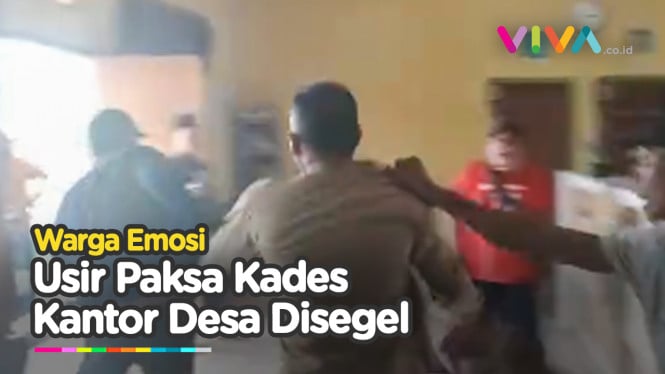 Cuma Bisa Pasrah, Seorang Kades Diusir Warganya