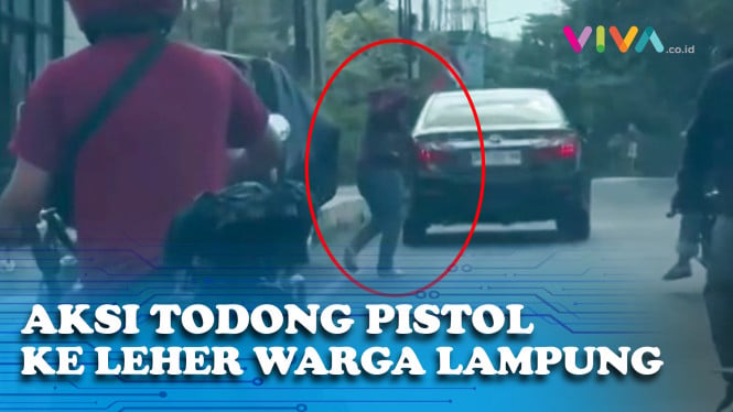 Bak Koboi! Aksi Arogan Pria Todongkan Pistol ke Warga