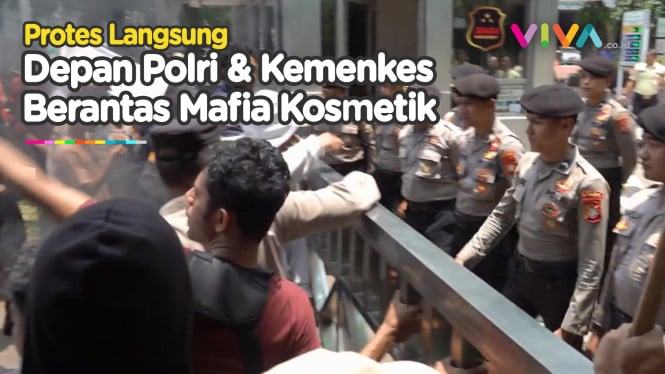 Aksi Protes Produk Skincare di Depan Kemenkes & Mabes Polri