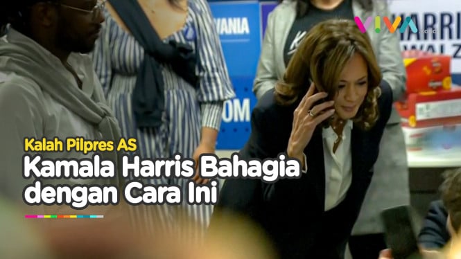 Kamala Harris Pura-pura Telepon Pendukung, Tutupi Kesedihan