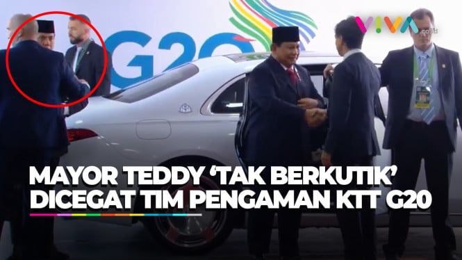 Mayor Teddy Dicegat Pria Kekar Saat Dampingi Prabowo