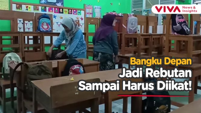 Emak-emak Gigih 'Booking Kursi' Paling Depan Bagi Sang Anak